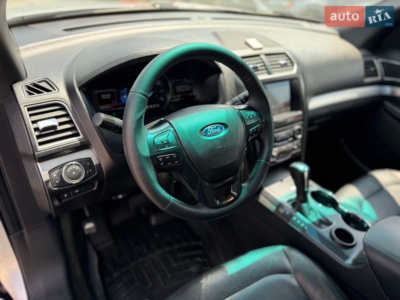 Внедорожник / Кроссовер Ford Explorer 2016 в Ивано-Франковске