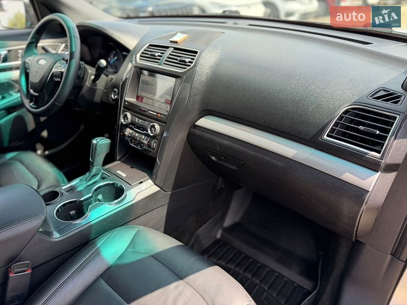Внедорожник / Кроссовер Ford Explorer 2016 в Ивано-Франковске