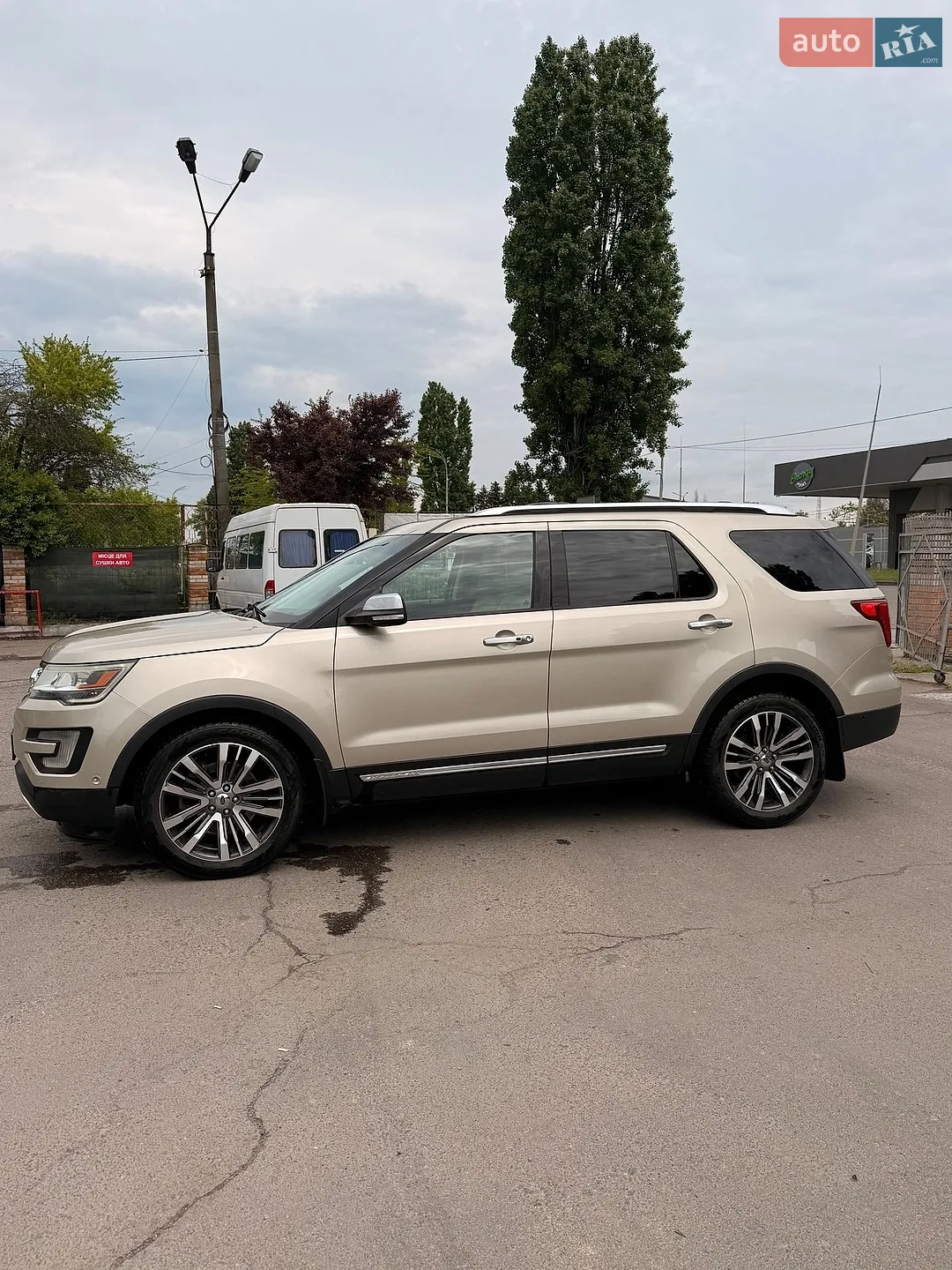 2016 Ford Explorer - мініатюра 16