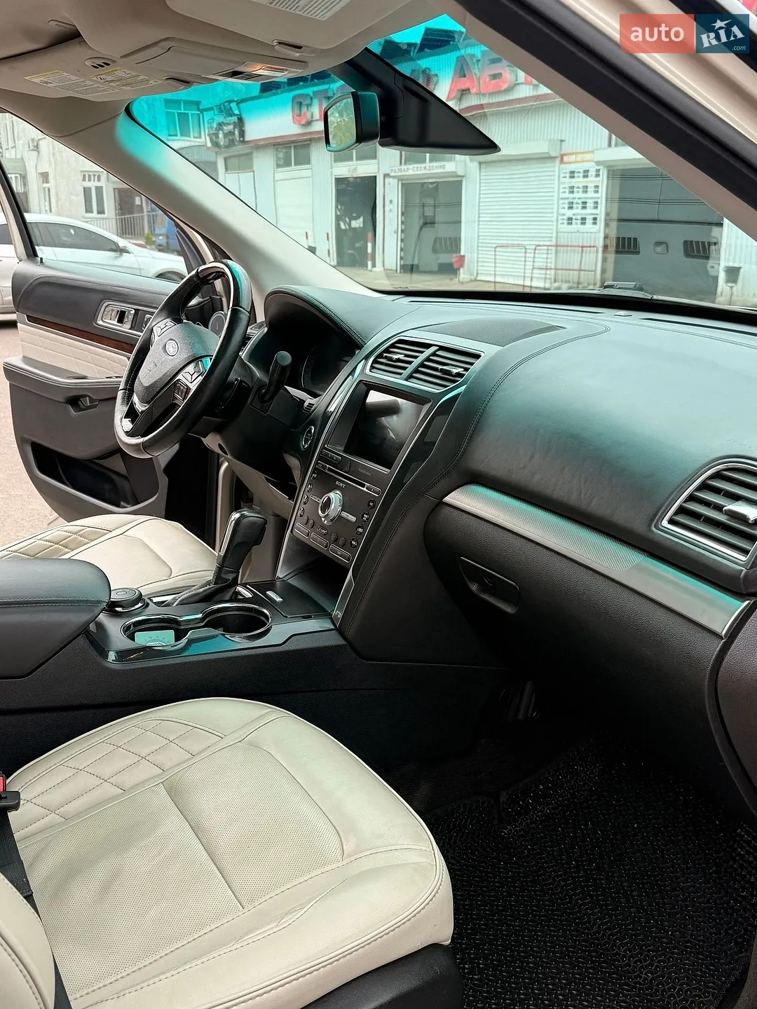 2016 Ford Explorer - мініатюра 18
