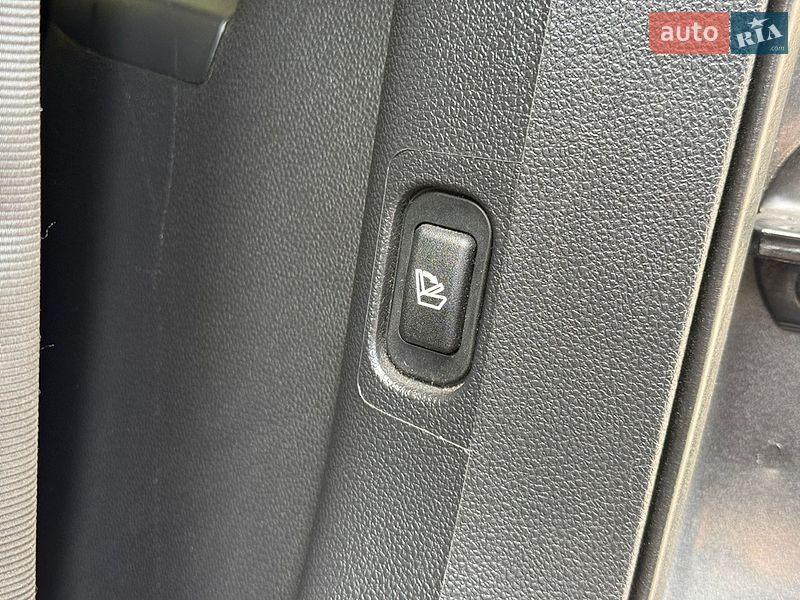 Позашляховик / Кросовер Ford Explorer 2016 в Львові фото 30 Позашляховик / Кросовер Ford Explorer 2016 в Львові