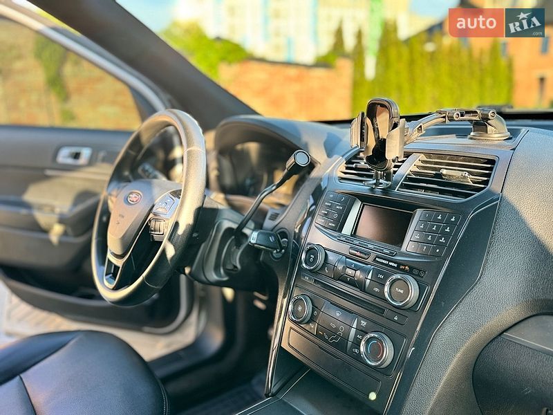 Позашляховик / Кросовер Ford Explorer 2017 в Львові