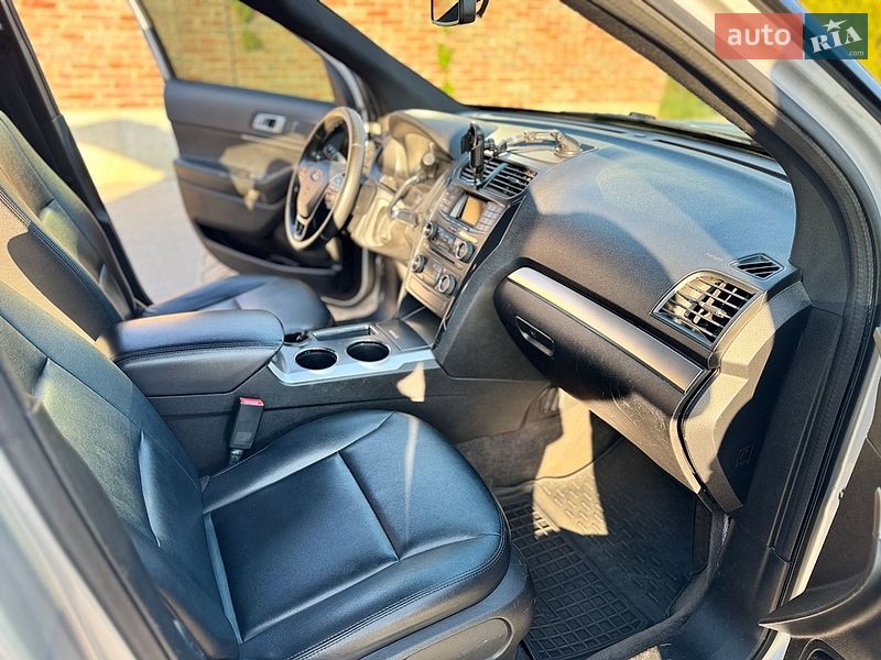 Позашляховик / Кросовер Ford Explorer 2017 в Львові