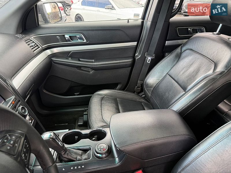 Внедорожник / Кроссовер Ford Explorer 2016 в Стрые