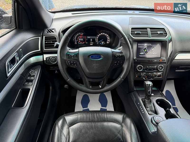 Внедорожник / Кроссовер Ford Explorer 2016 в Стрые