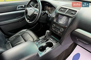 Внедорожник / Кроссовер Ford Explorer 2016 в Стрые