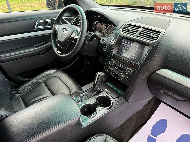 Внедорожник / Кроссовер Ford Explorer 2016 в Стрые