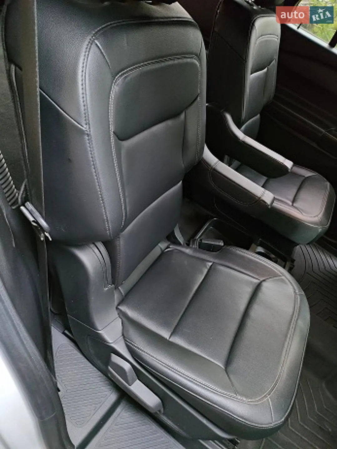 2020 Ford Explorer - мініатюра 21