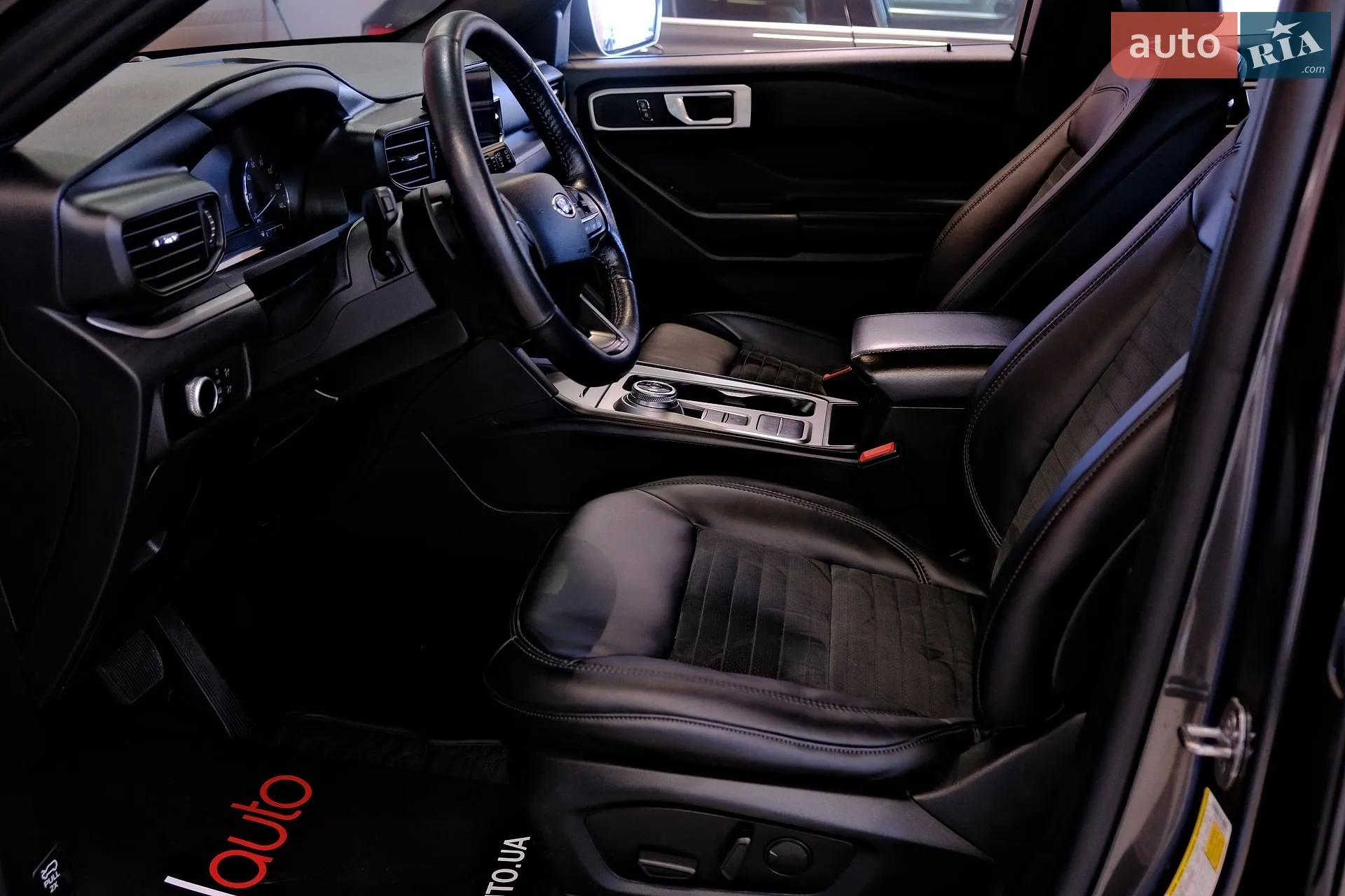 2020 Ford Explorer - мініатюра 25