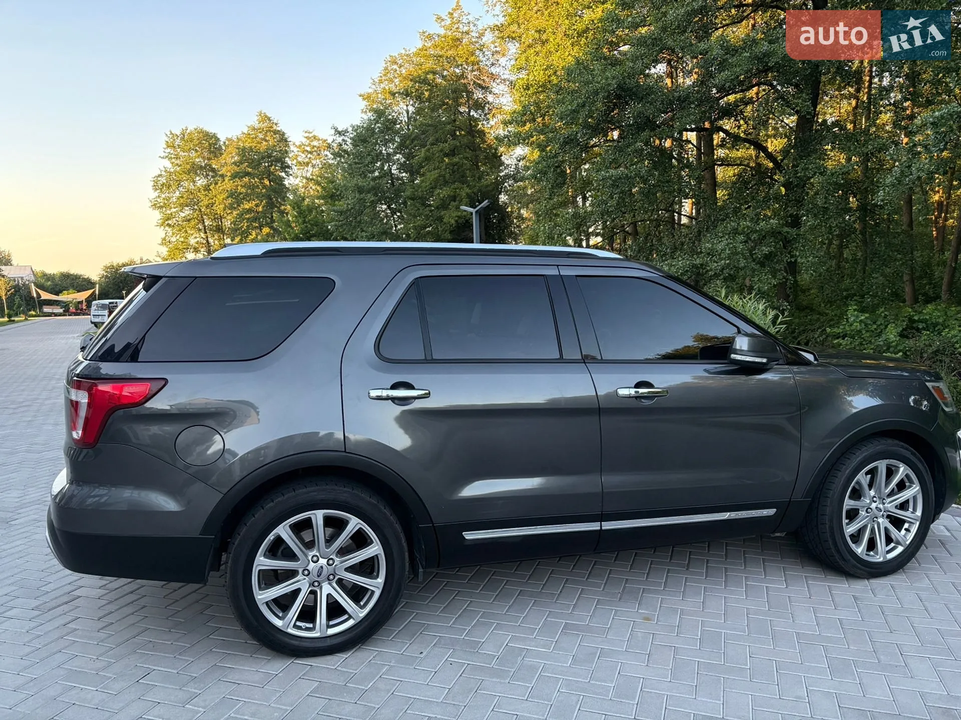 2017 Ford Explorer - мініатюра 18