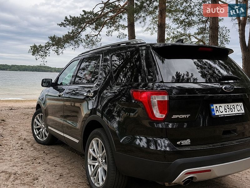 Позашляховик / Кросовер Ford Explorer 2017 в Луцьку