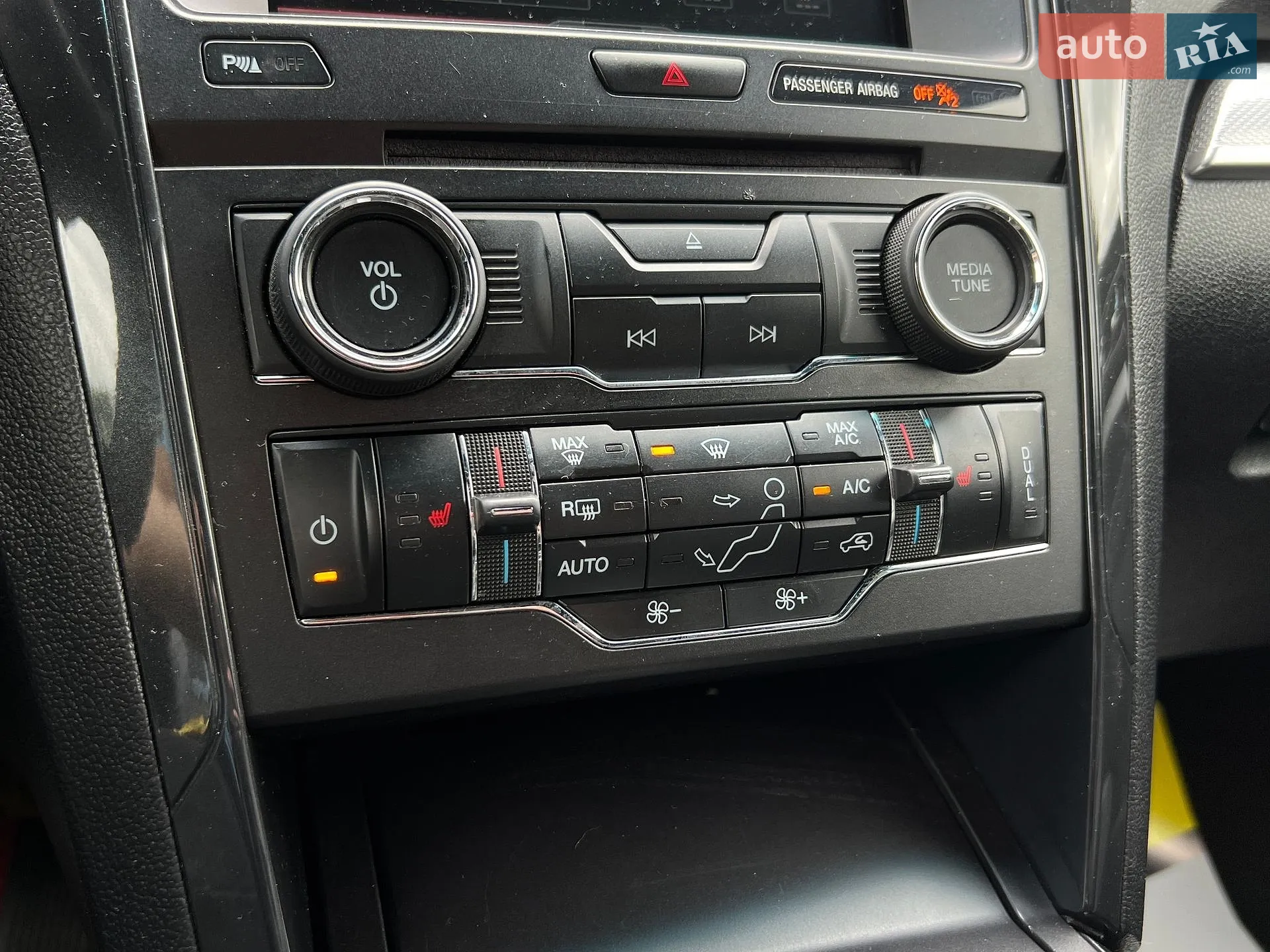 2015 Ford Explorer - мініатюра 15