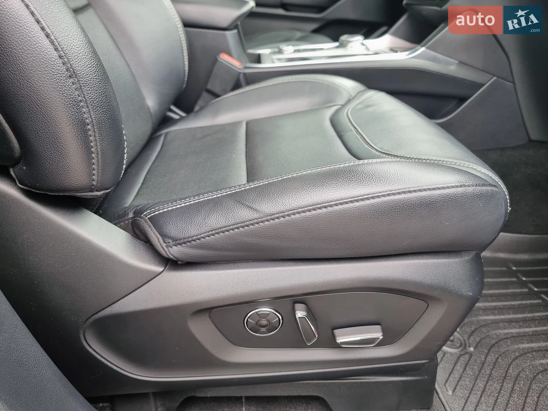 2019 Ford Explorer - мініатюра 56