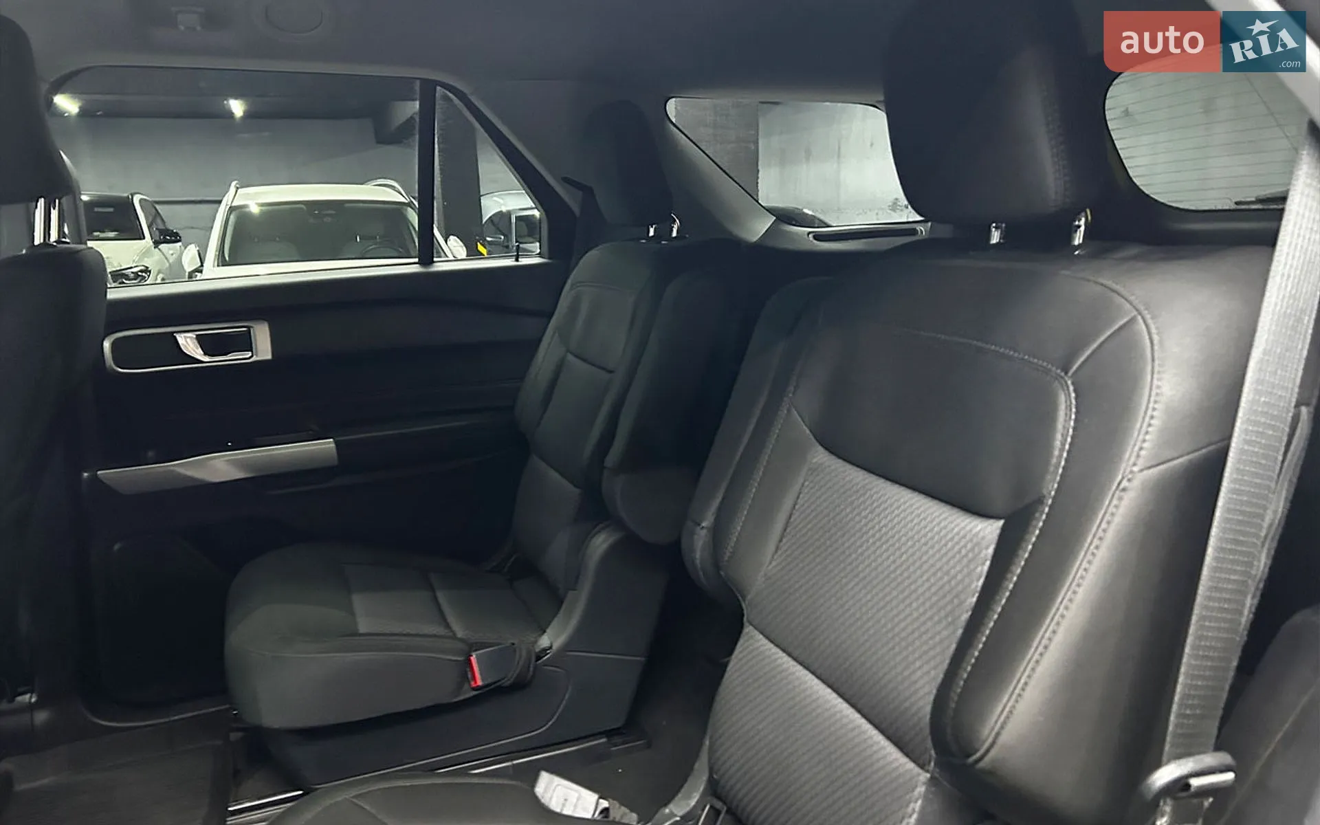 2022 Ford Explorer - мініатюра 28