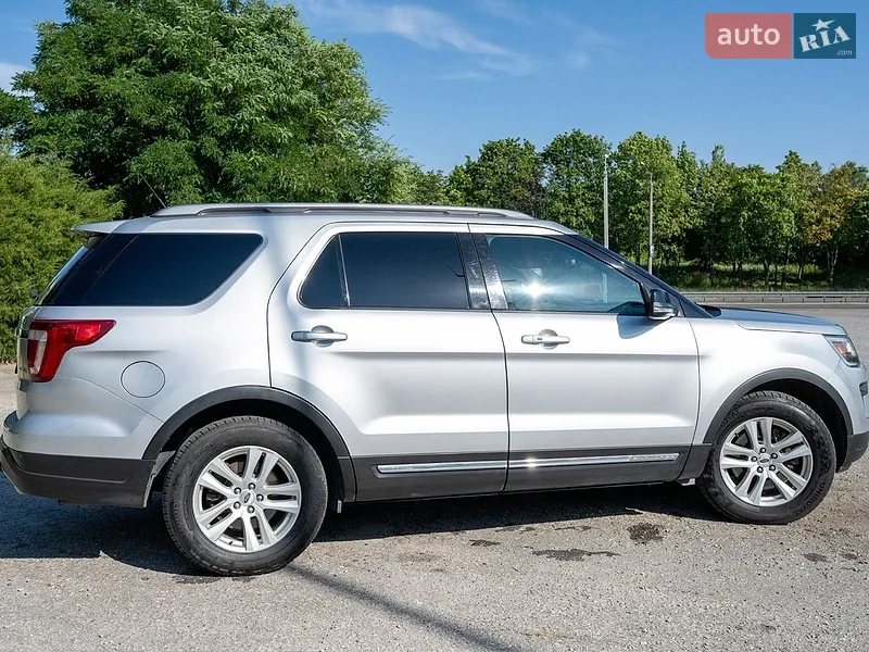 Ford Explorer 2017 VIN 1FM5K8D86JGA52977 фото оголошення 4 з 73