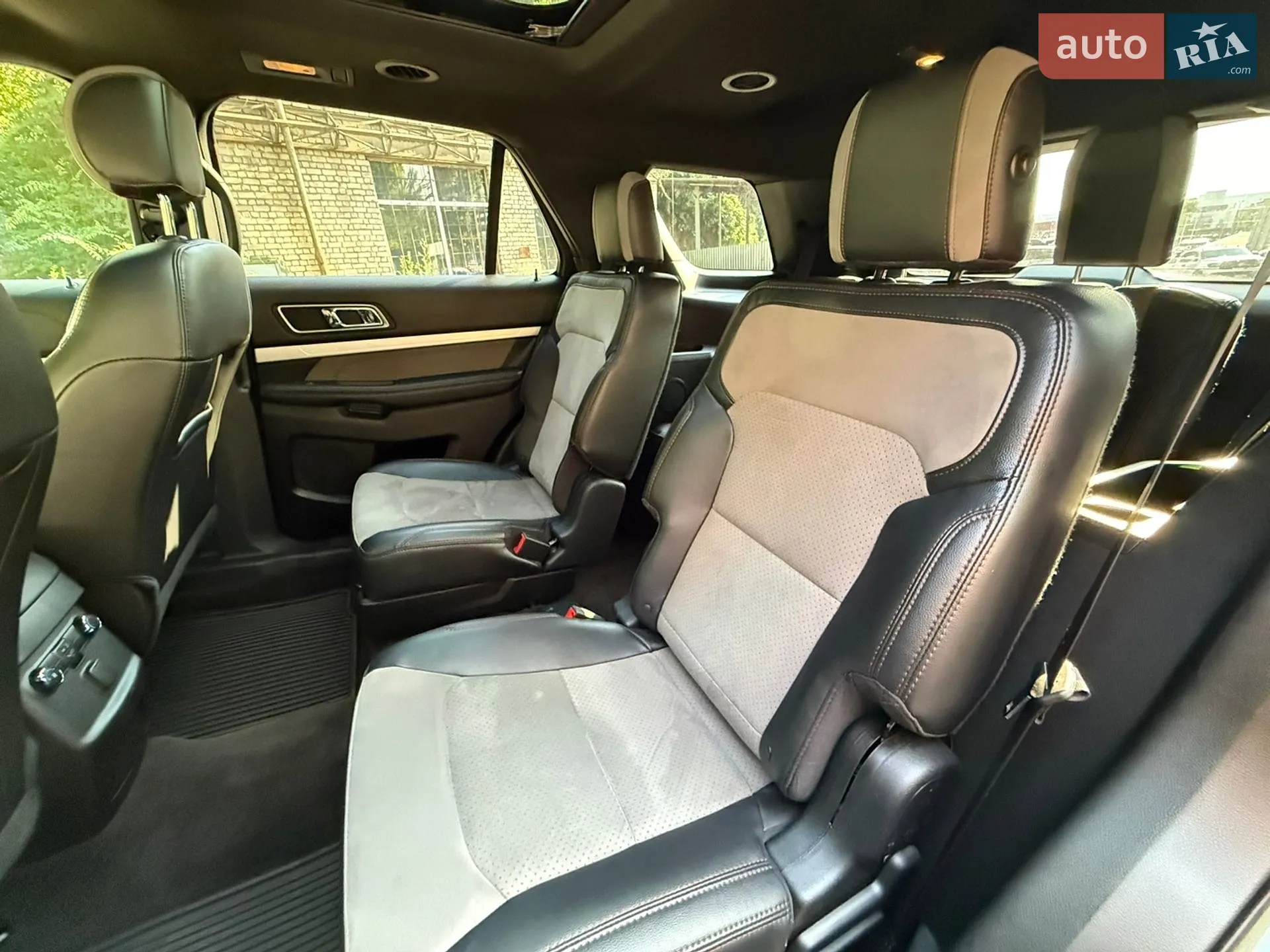 2017 Ford Explorer - мініатюра 10