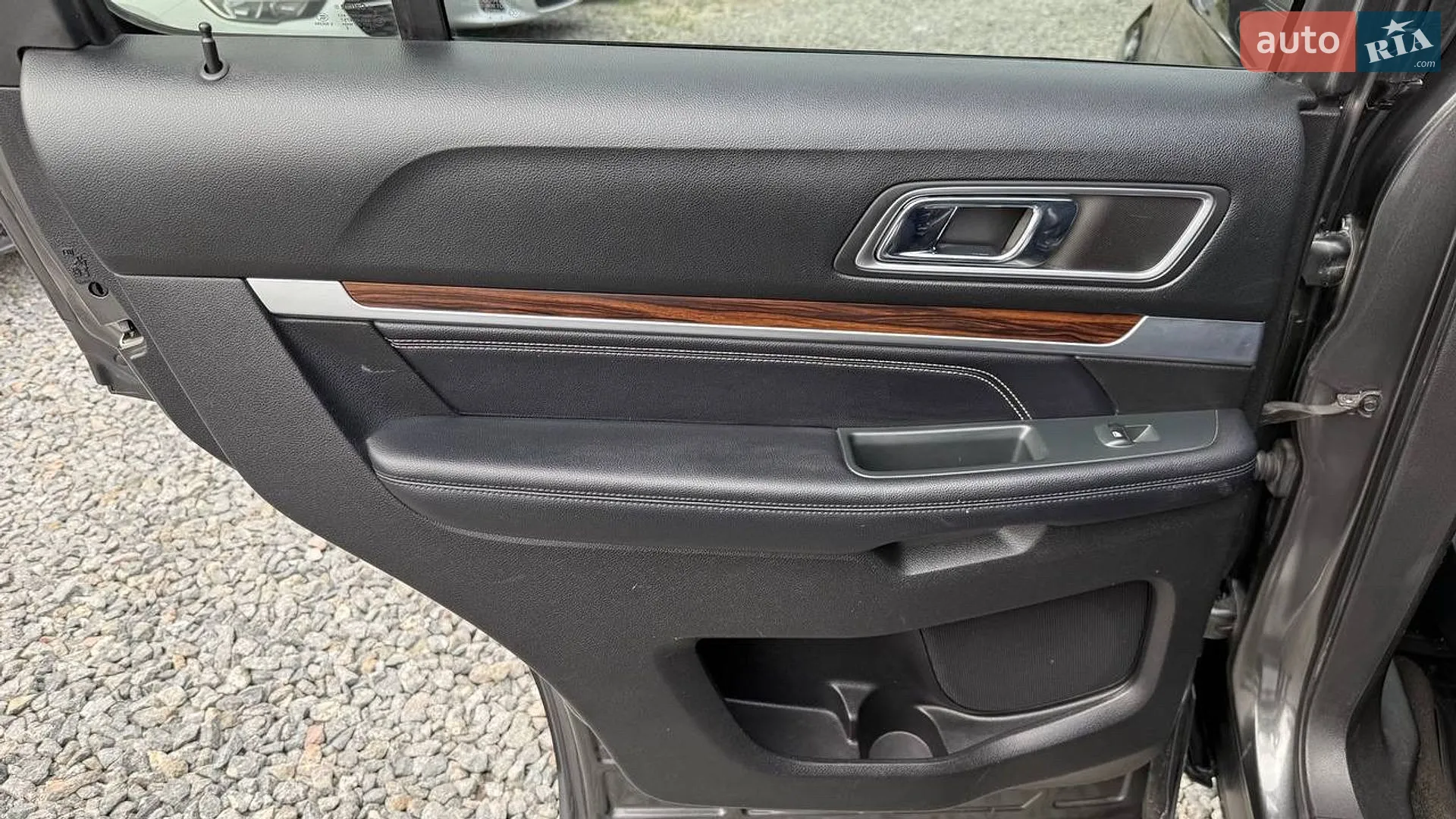 2017 Ford Explorer - мініатюра 21