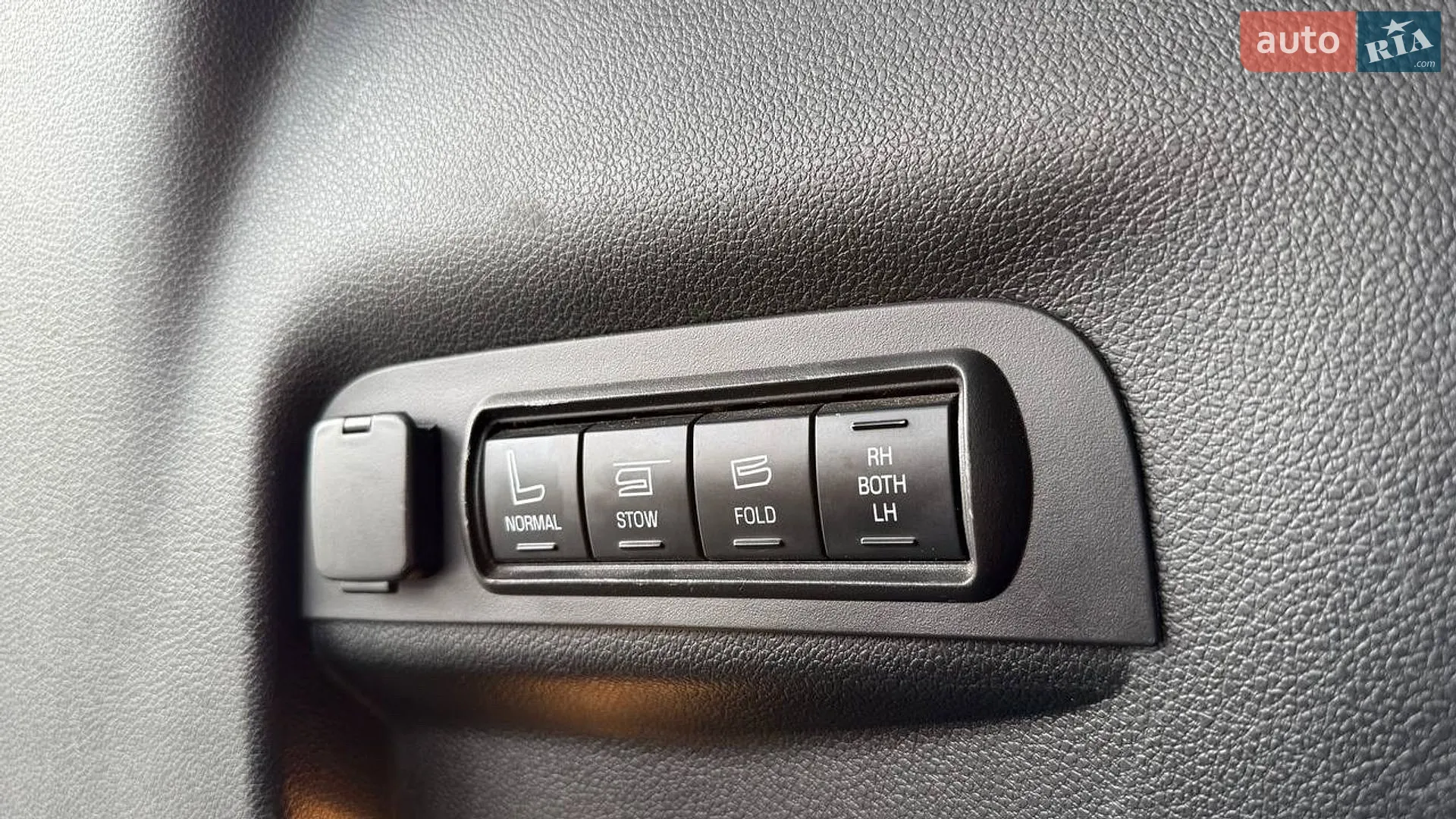 2017 Ford Explorer - мініатюра 27