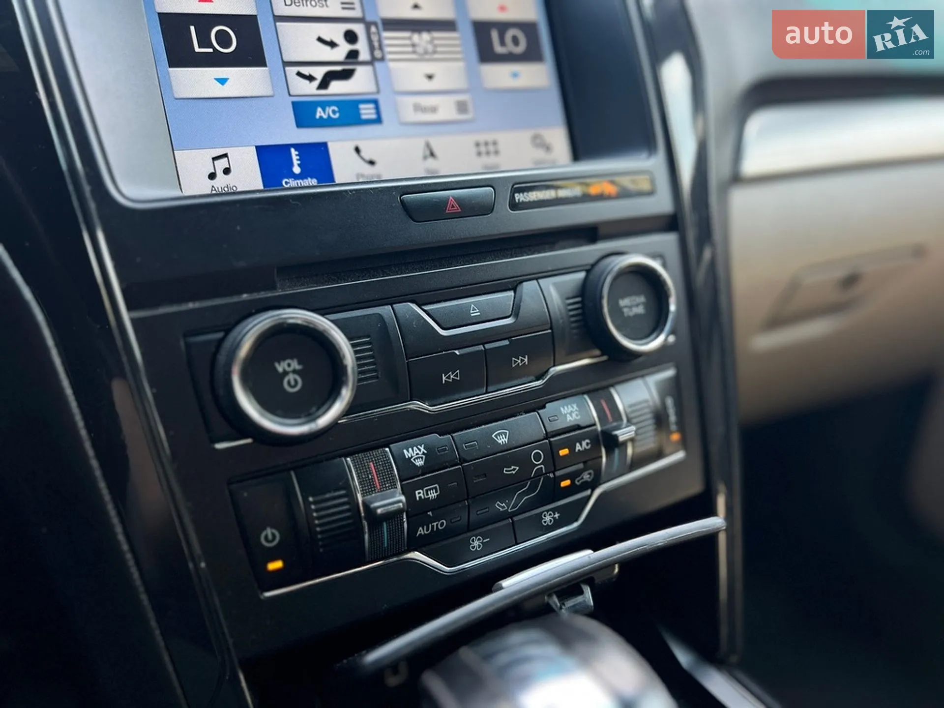 2018 Ford Explorer - мініатюра 18