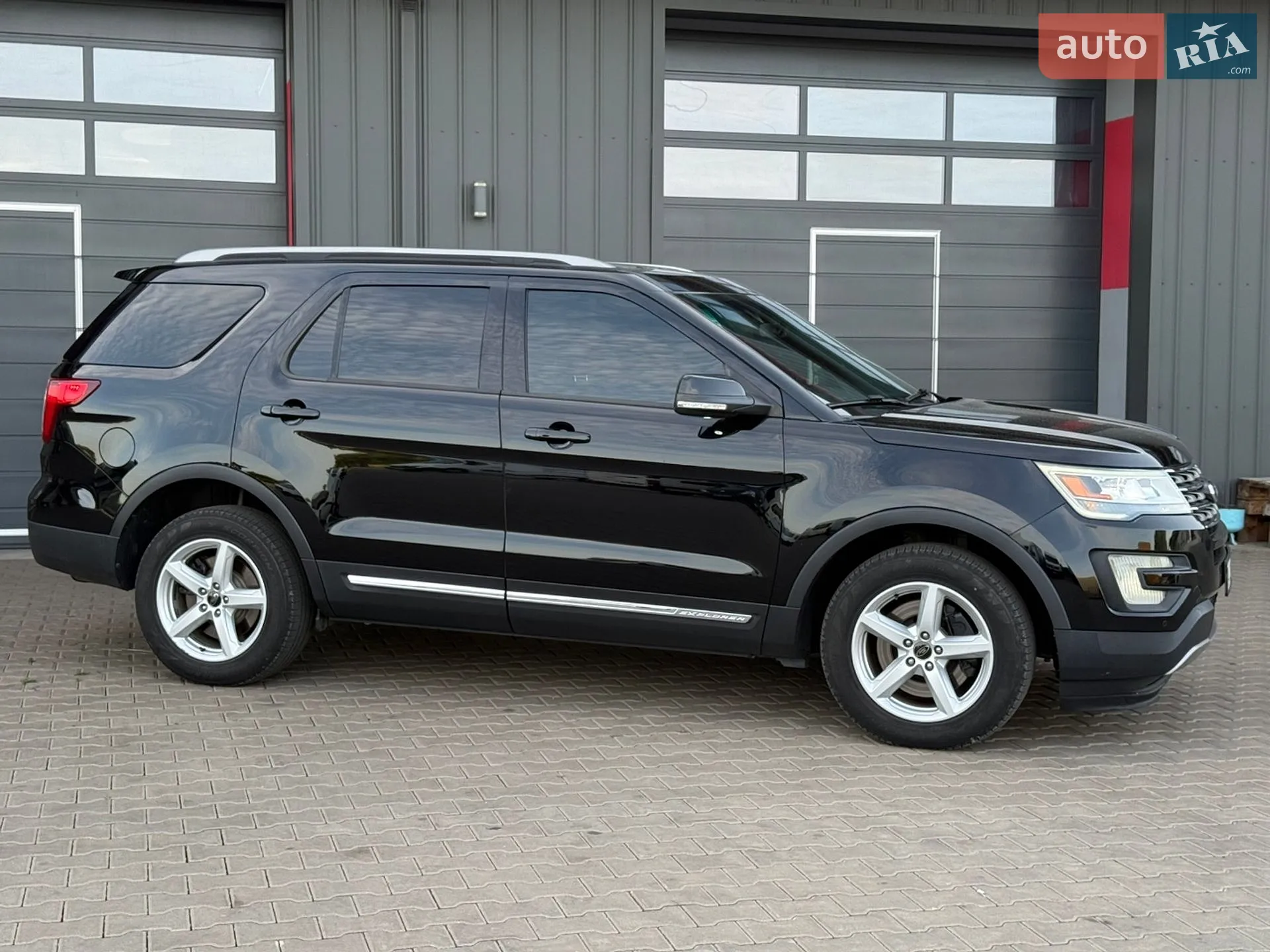 2016 Ford Explorer - мініатюра 9