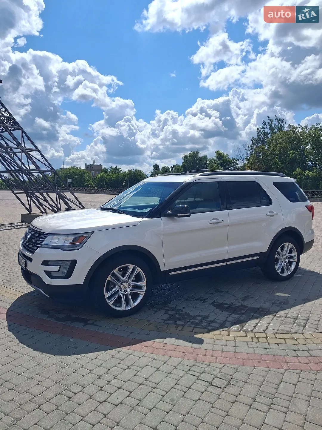 2017 Ford Explorer - мініатюра 4