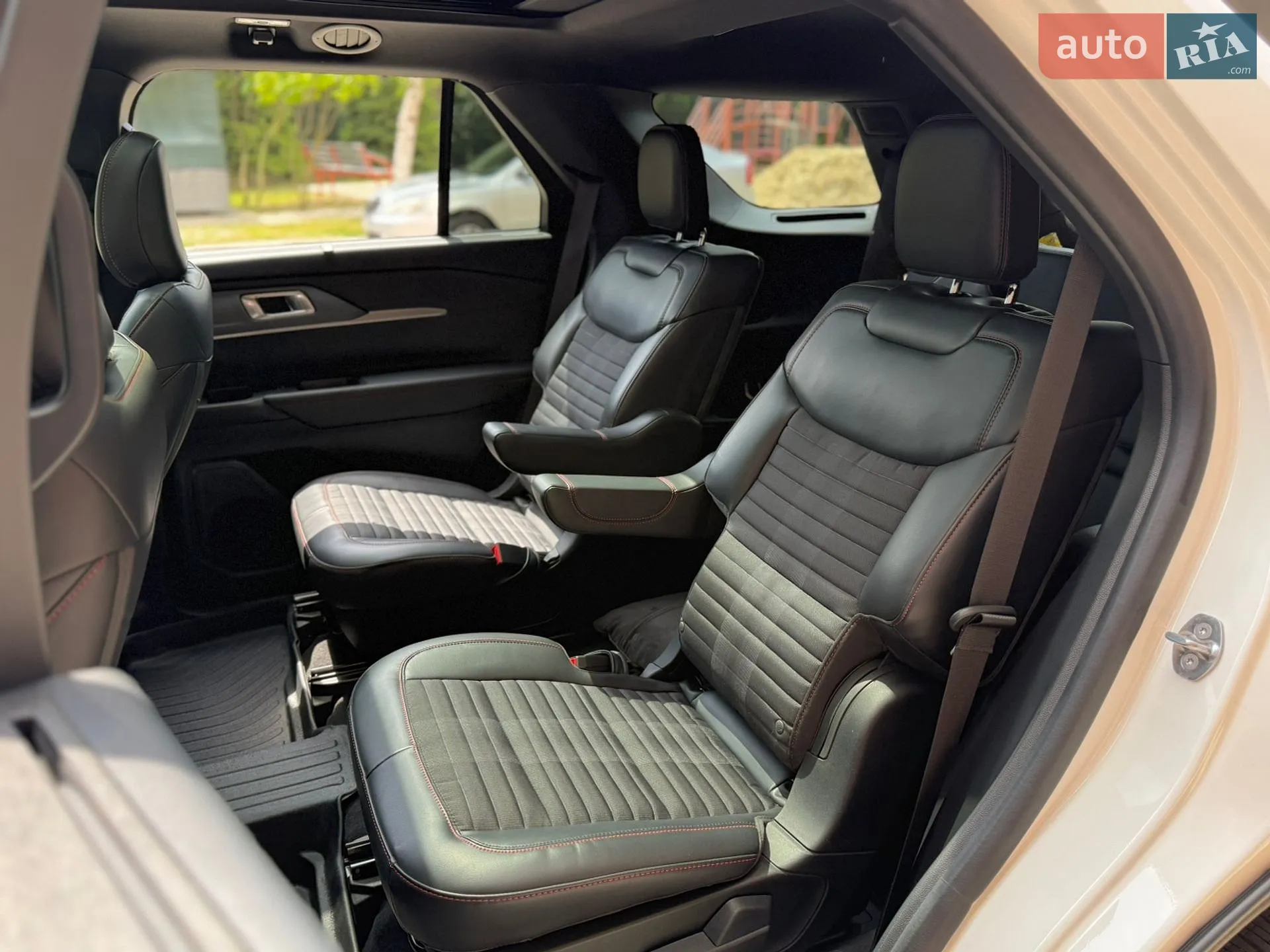 2024 Ford Explorer - мініатюра 13