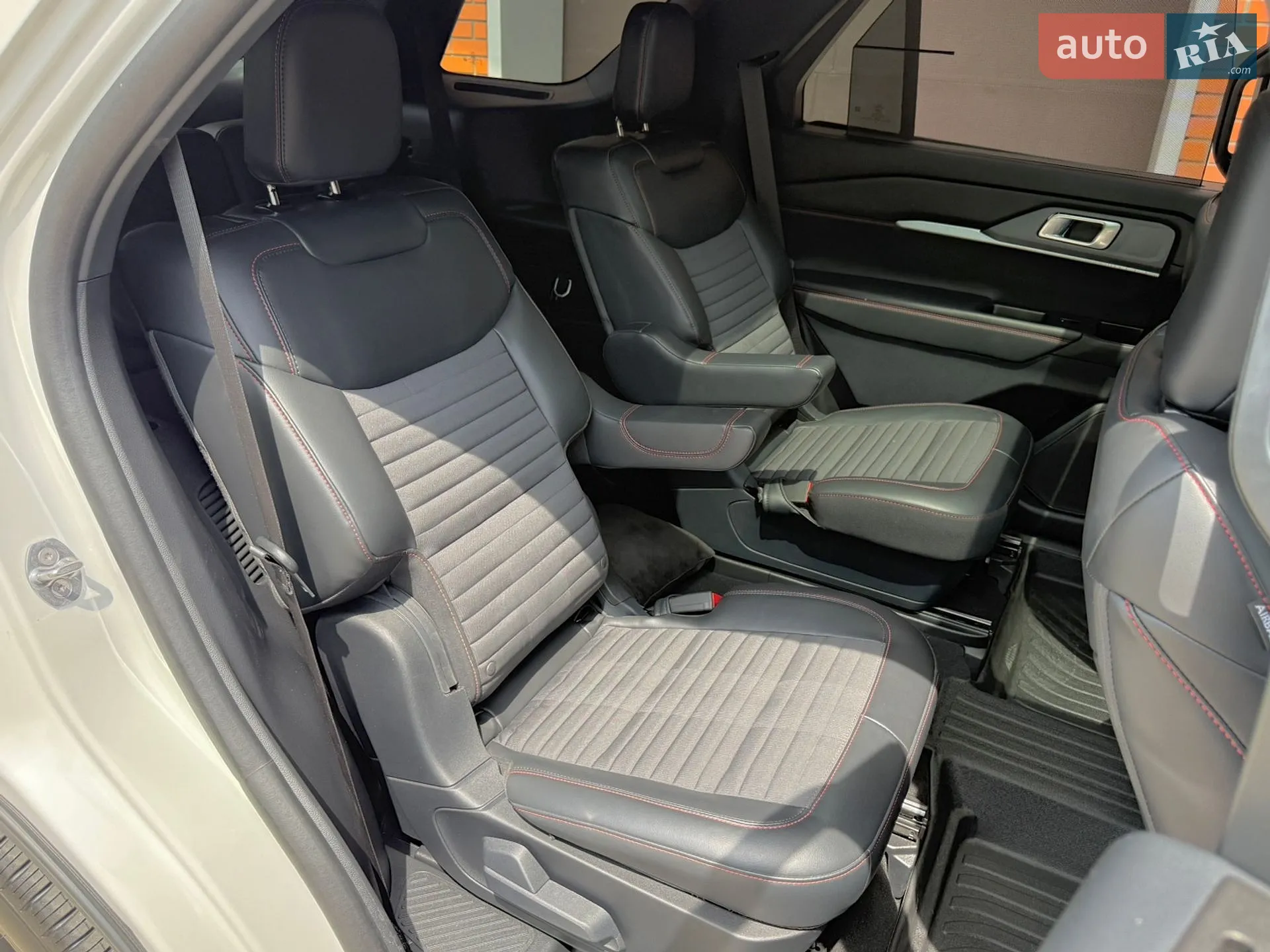 2024 Ford Explorer - мініатюра 15