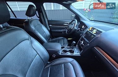 Позашляховик / Кросовер Ford Explorer 2018 в Чечельнику