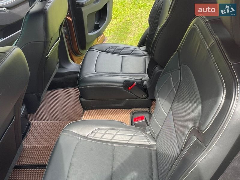 Позашляховик / Кросовер Ford Explorer 2016 в Броварах фото 12 Позашляховик / Кросовер Ford Explorer 2016 в Броварах