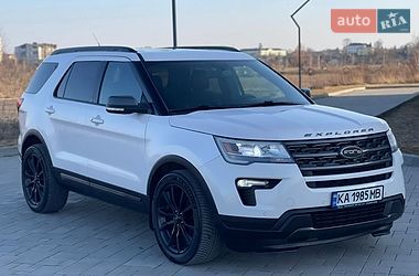 Позашляховик / Кросовер Ford Explorer 2018 в Рівному