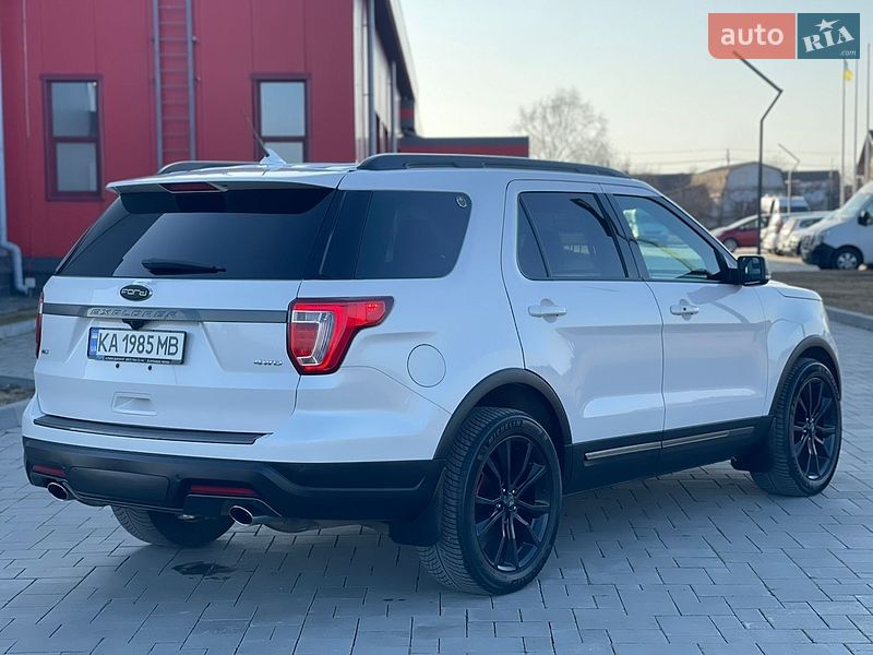Позашляховик / Кросовер Ford Explorer 2018 в Рівному
