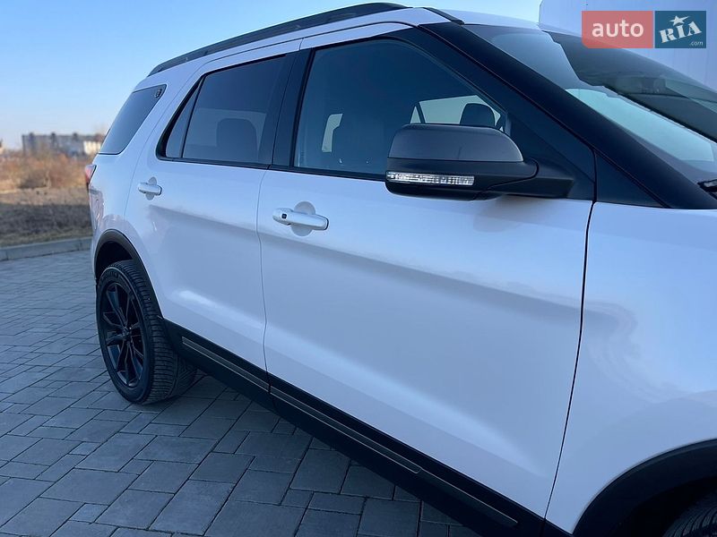 Позашляховик / Кросовер Ford Explorer 2018 в Рівному