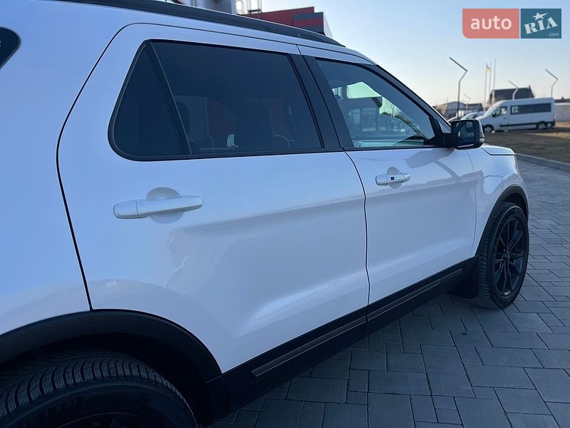 Позашляховик / Кросовер Ford Explorer 2018 в Рівному