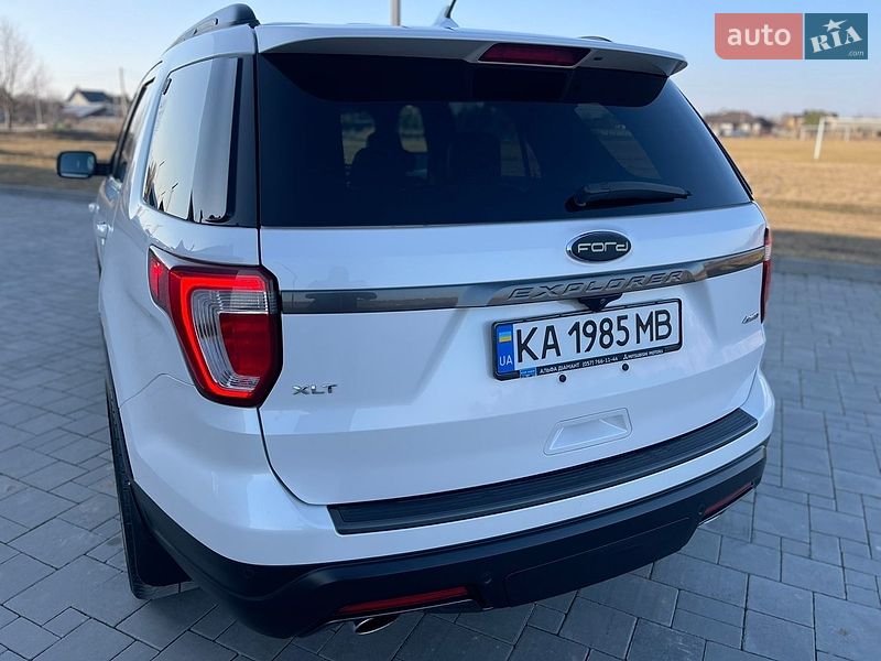 Позашляховик / Кросовер Ford Explorer 2018 в Рівному