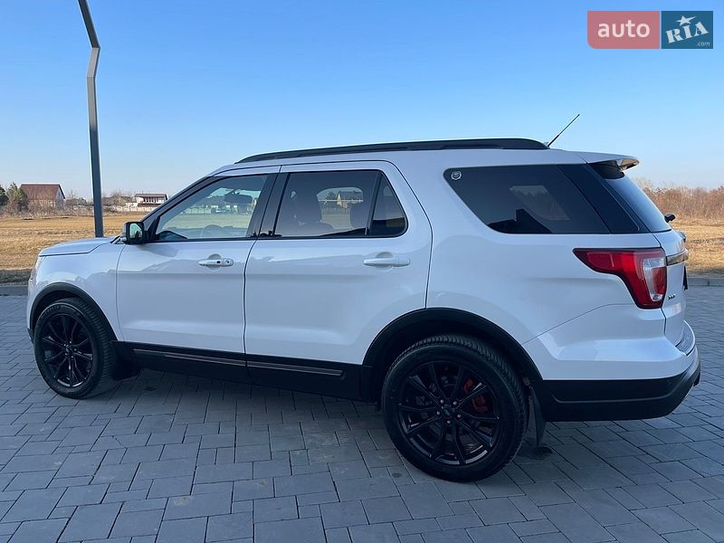 Позашляховик / Кросовер Ford Explorer 2018 в Рівному