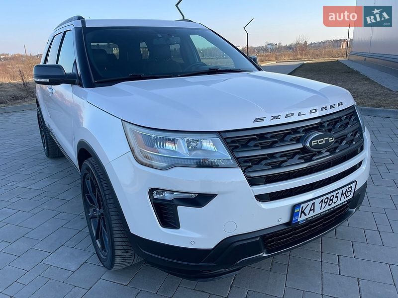 Позашляховик / Кросовер Ford Explorer 2018 в Рівному