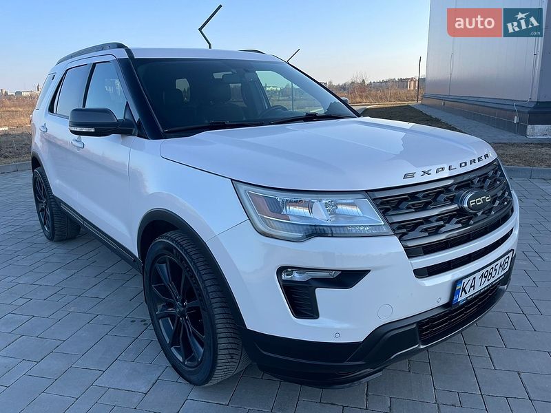 Позашляховик / Кросовер Ford Explorer 2018 в Рівному