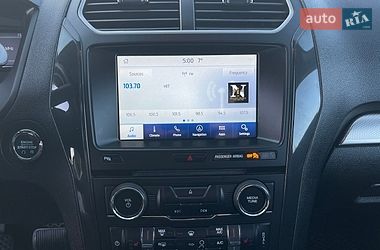 Позашляховик / Кросовер Ford Explorer 2018 в Рівному