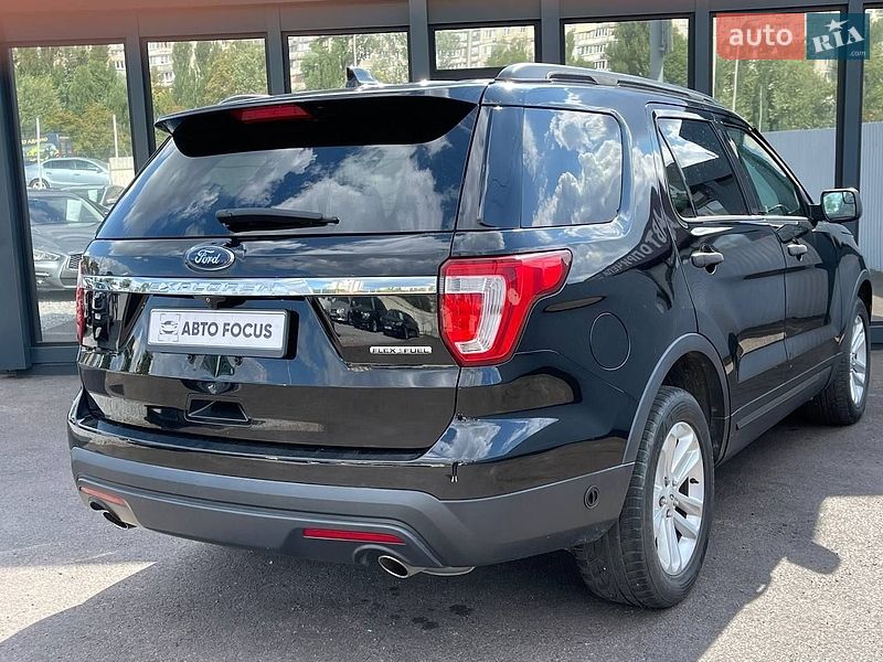 Позашляховик / Кросовер Ford Explorer 2015 в Києві