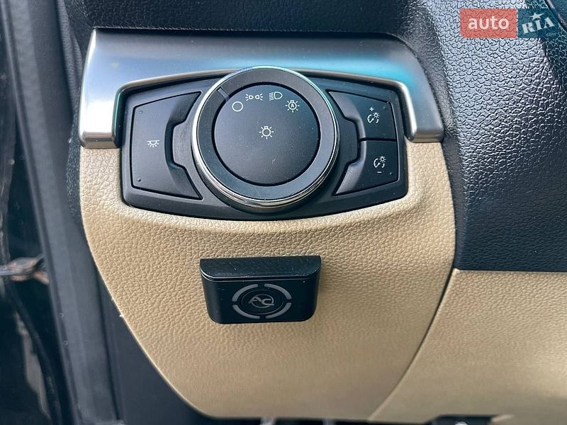 Позашляховик / Кросовер Ford Explorer 2015 в Києві