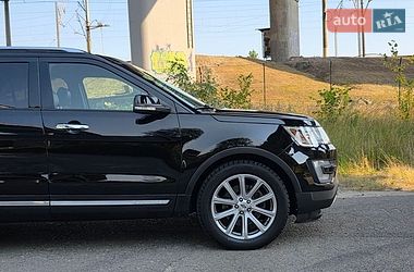 Позашляховик / Кросовер Ford Explorer 2017 в Києві