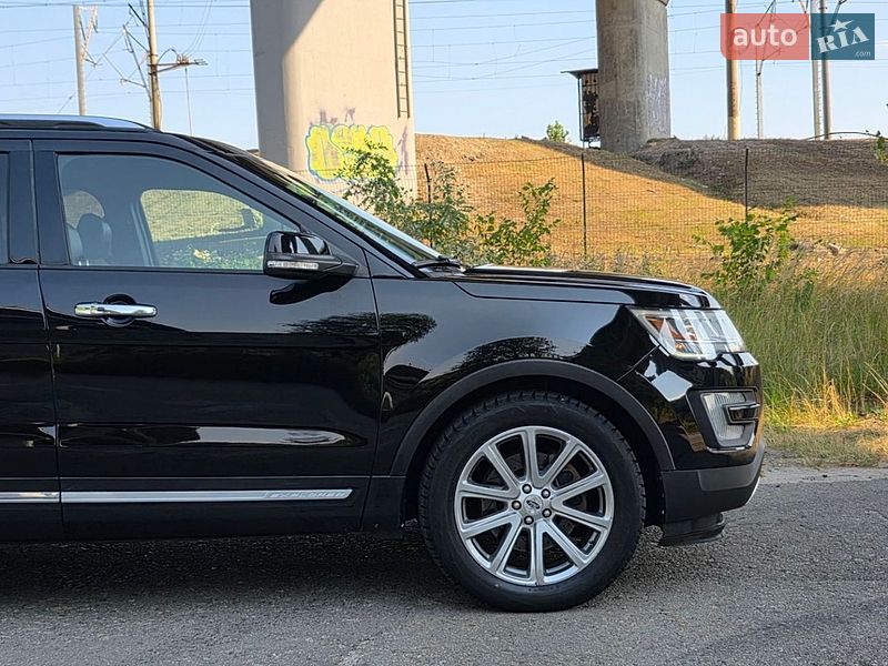 Позашляховик / Кросовер Ford Explorer 2017 в Києві
