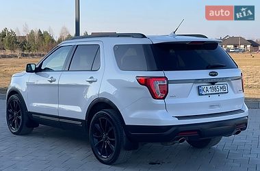 Позашляховик / Кросовер Ford Explorer 2018 в Рівному