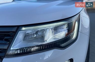 Позашляховик / Кросовер Ford Explorer 2018 в Рівному