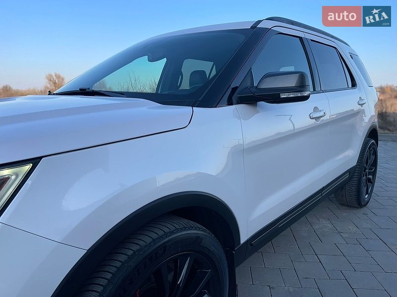 Позашляховик / Кросовер Ford Explorer 2018 в Рівному
