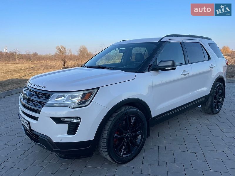 Позашляховик / Кросовер Ford Explorer 2018 в Рівному