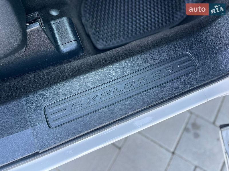 Позашляховик / Кросовер Ford Explorer 2018 в Рівному