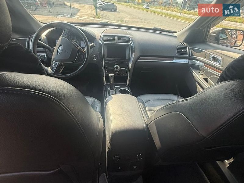 Позашляховик / Кросовер Ford Explorer 2017 в Києві