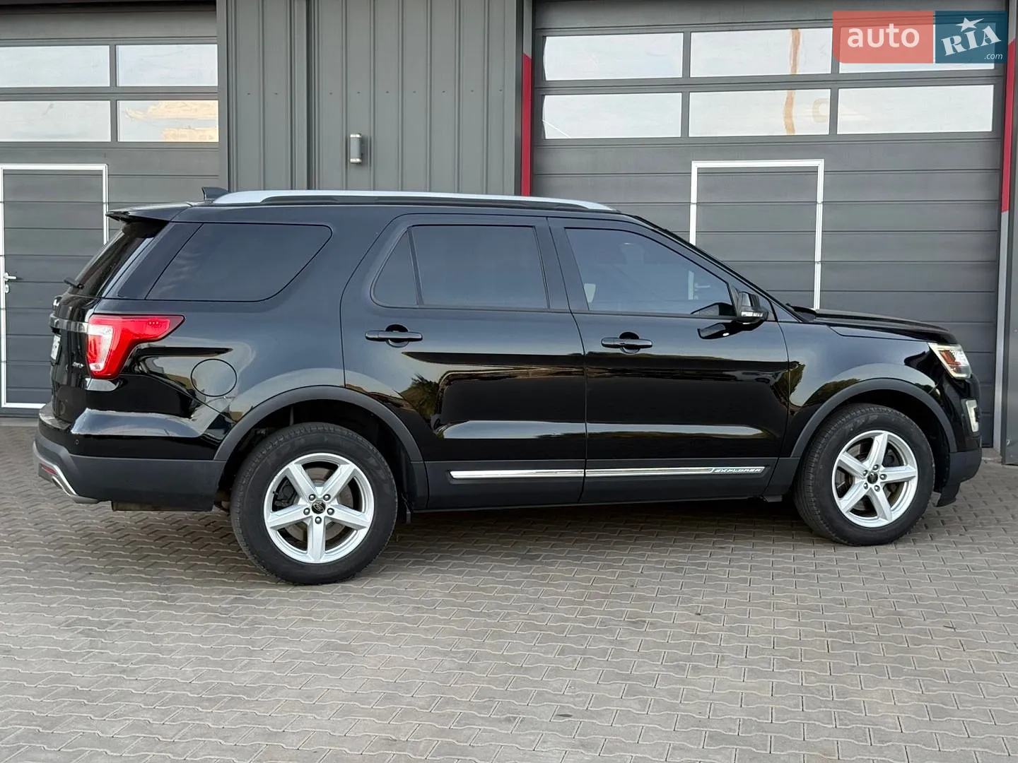2016 Ford Explorer - мініатюра 18