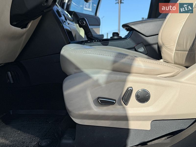 Внедорожник / Кроссовер Ford Explorer 2017 в Львове